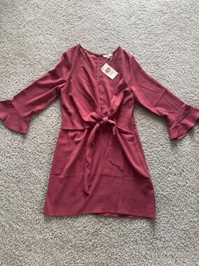 entro V-Neck Tie-Front Dress